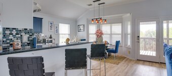 Furnished Patio & Deck: Galveston Escape!