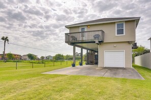 House (3 Bedrooms) | Interior - Furnished Patio & Deck: Galveston Escape! (Galveston)