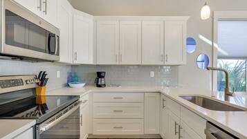 Cottage (2 Bedrooms) | Interior