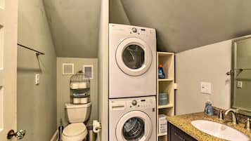 Cottage (2 Bedrooms) | Interior