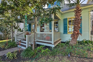 Cottage (2 Bedrooms) | Interior - Walk to Poretto Beach: Tropical Oasis in Galveston (Galveston)