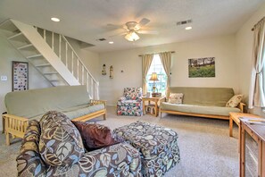 House (3 Bedrooms) | Interior - Waterfront Galveston Bay Retreat < 1 Mi to Beach! (Galveston)