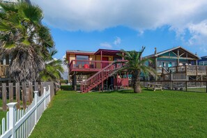 Interior - Steps to Private Beach! Pet-friendly Getaway (Galveston)