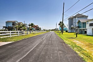 House (2 Bedrooms) | Interior - Galveston Beach House w/ Private Deck & Gulf Views (Galveston)