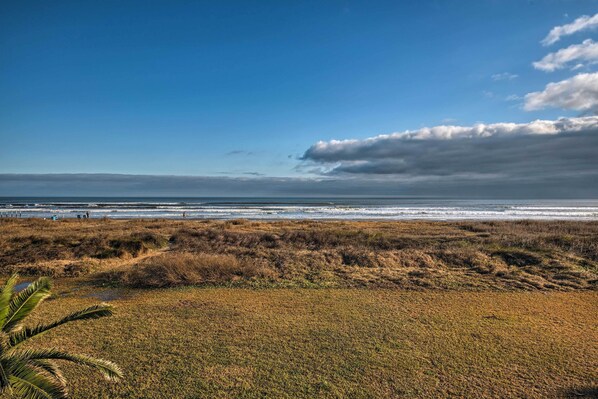 House (2 Bedrooms) | Interior - Galveston Beach House w/ Private Deck & Gulf Views (Galveston)