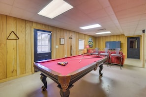 House (5 Bedrooms) | Interior