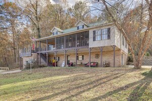 House (5 Bedrooms) | Interior