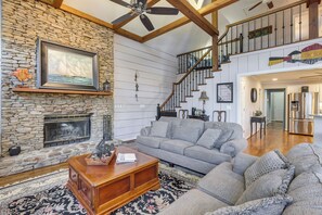 House (5 Bedrooms) | Interior