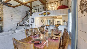 House (5 Bedrooms) | Interior