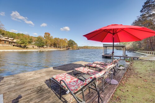 Waterfront Lay Lake Retreat w/ Dock & 3 Piers!