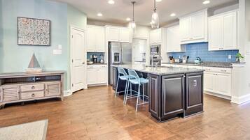 House (3 Bedrooms) | Interior