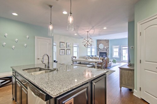 3 Mi to Fenwick Island Beach: Luxe Bungalow