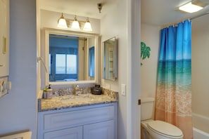 Apartment (2 Bedrooms) | Interior - Cozy Condo w/ Gulf View, Bird Watching + Telescope (Hudson)