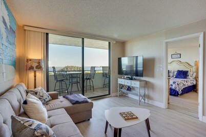 Cozy Condo w/ Gulf View, Bird Watching + Telescope