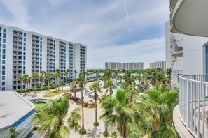 Interior - Walk to Beach: Poolside Oasis in Palms of Destin! (Destin)