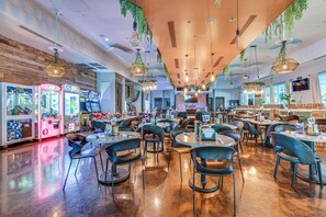 Interior - Walk to Beach: Poolside Oasis in Palms of Destin! (Destin)