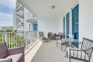 Apartment (2 Bedrooms) | Interior - Walk to Beach: Poolside Oasis in Palms of Destin! (Destin)