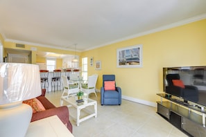 Apartment (1 Bedroom) | Interior - Longboat Key Resort Escape - Walk to the Beach! (Longboat Key)