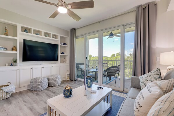 Apartment (2 Bedrooms) | Living area