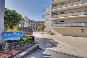 Apartment (2 Bedrooms) | Interior - Centrally Located Kailua-kona Condo w/ Lanai! (Kailua-Kona)