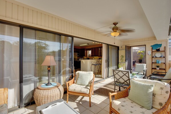 Apartment (2 Bedrooms) | Interior - Centrally Located Kailua-kona Condo w/ Lanai! (Kailua-Kona)