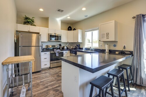 Updated Las Vegas House: Patio & Solar Heated Pool