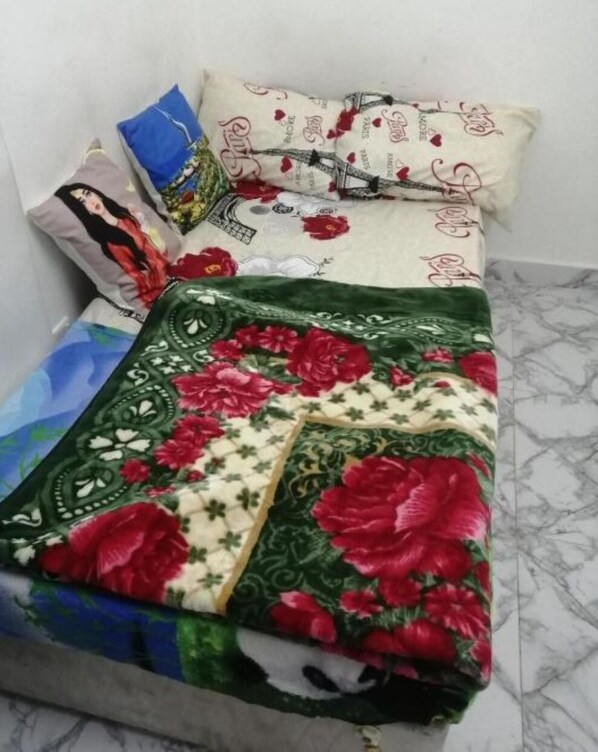 4 bedrooms, WiFi, bed sheets