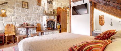 1 bedroom, in-room safe, iron/ironing board, free WiFi