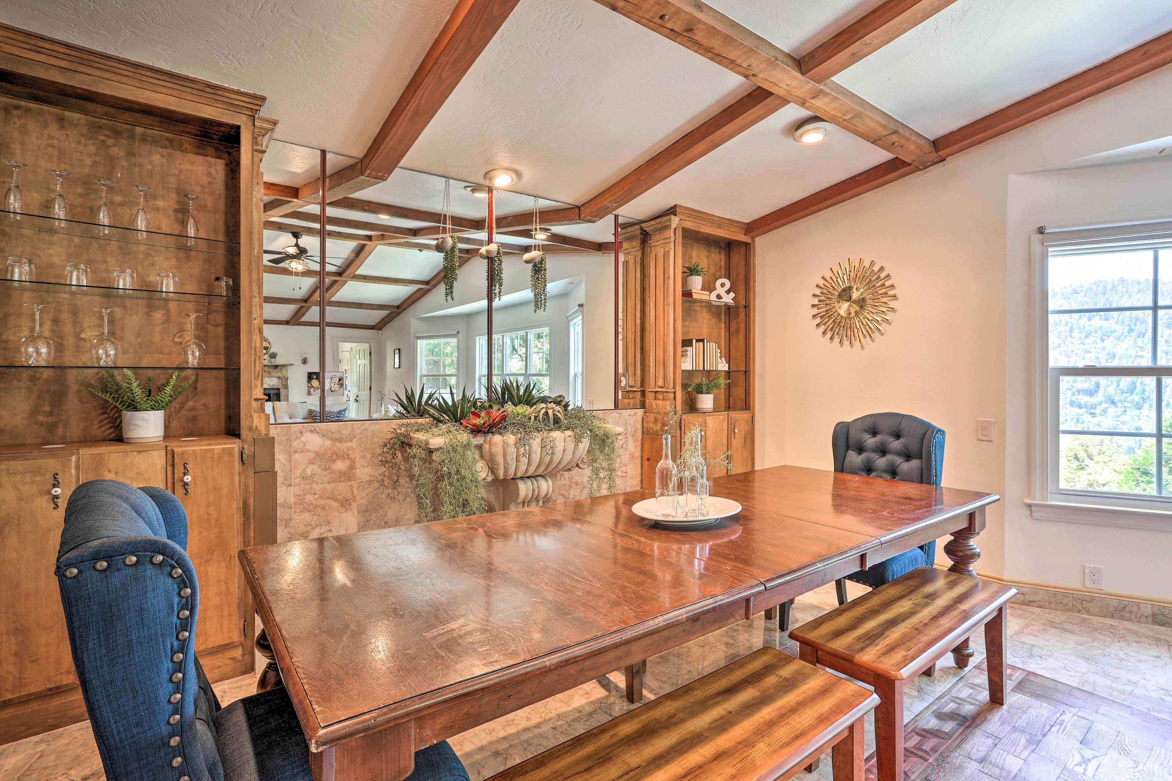 House (5 Bedrooms) | Interior