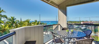 Top-floor Kailua Bay Resort Condo w/ Ocean Views!