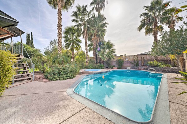 'Vegas Oasis' Home W/ Pool & Spa: 7 Miles To Strip - Las Vegas, NV