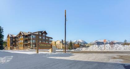7 Mi to Ski Resort: Dillon Condo w/ Mtn Views