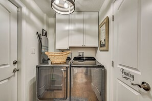 House (3 Bedrooms) | Interior - Waterfront Home on Canal w/ Private Dock & Kayaks (Crystal River)