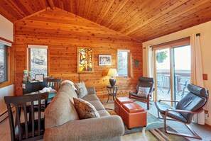 Apartment (0 Bedroom) | Interior - Cozy Schroeder Studio w/ Deck on Lake Superior (Schroeder)