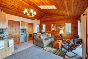 Apartment (0 Bedroom) | Interior