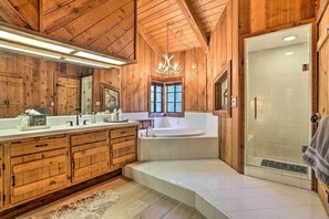 House (2 Bedrooms) | Bathroom - Cimarron Lodge Retreat With 3 Decks & Grill! (Cedar Glen)