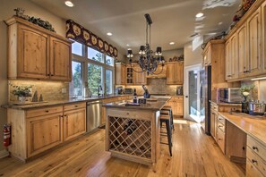 House (5 Bedrooms) | Interior - Sugar Bear Lodge w/ Game Room - 5 Mi to Village! (Twin Peaks)