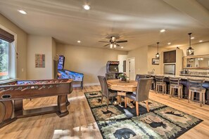 Interior - Sugar Bear Lodge w/ Game Room - 5 Mi to Village! (Twin Peaks)
