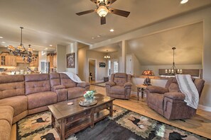 House (5 Bedrooms) | Interior