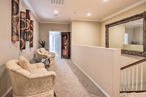 Interior - Huge Lake Arrowhead Home w/ 3 Decks & Grill! (Lake Arrowhead)