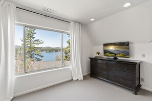 Interior - Modern Lake House w/ Amazing Views & Large Deck (Cedar Glen)