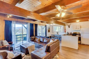 Rumah (6 Bedrooms) | Interior