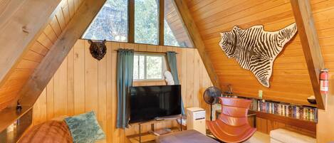 House (6 Bedrooms) | Interior