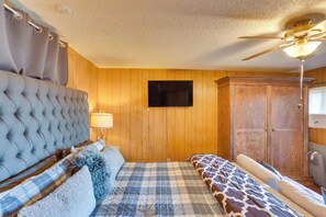 House (6 Bedrooms) | Interior