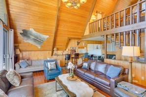 House (6 Bedrooms) | Interior