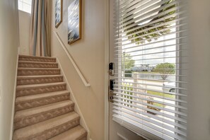 Interior - 6 Mi to Disney: Lakefront Reunion Resort Home (Kissimmee)