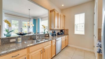 單棟房屋 (4 Bedrooms) | 內部