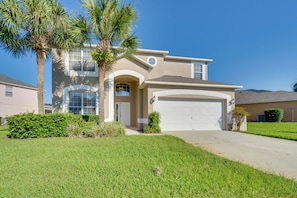 Interior - 5 Mi to Disney: Emerald Island Poolside Retreat (Kissimmee)