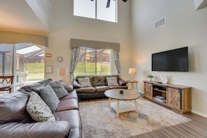 Interior - 5 Mi to Disney: Emerald Island Poolside Retreat (Kissimmee)