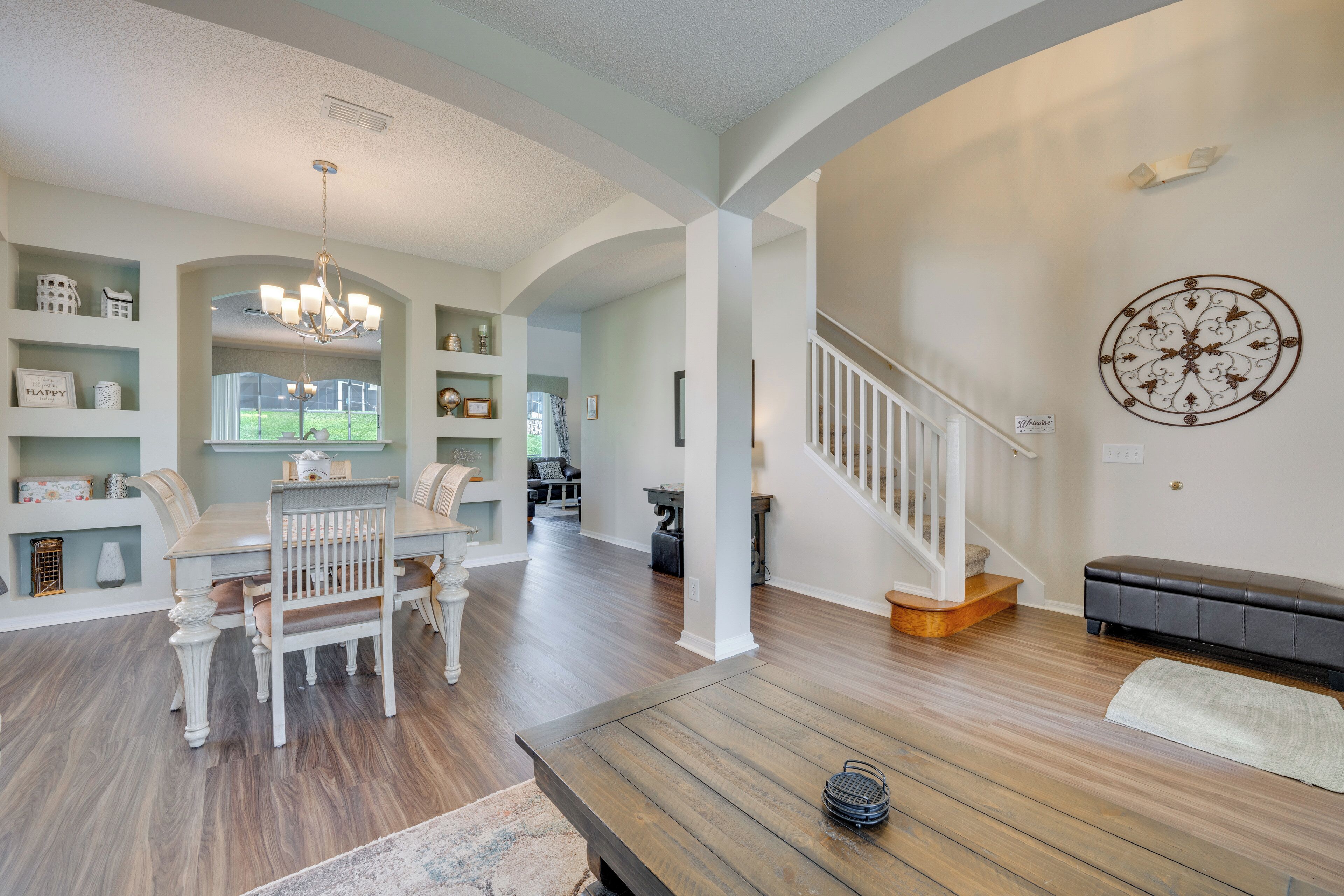 House (6 Bedrooms) | Interior